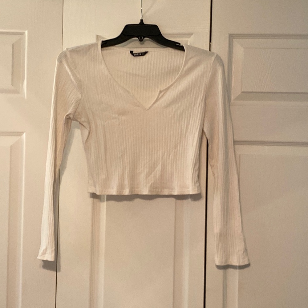 Long sleeve deep cut crop top